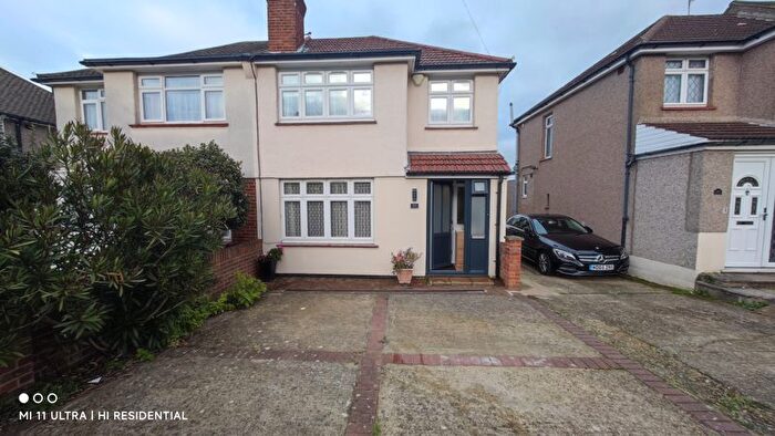 3 Bedroom Semi-Detached House To Rent In Edison Road, Welling, DA16