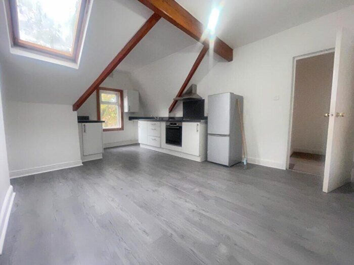 2 Bedroom Flat To Rent In Flat C, Harehills Avenue, Leeds, LS8