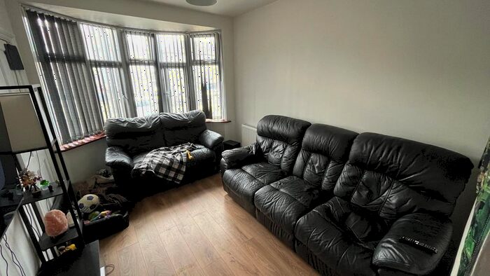 4 Bedroom Terraced House To Rent In Hart Grove, Southall, UB1