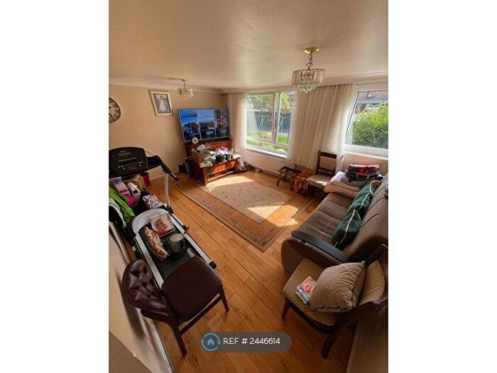 3 Bedroom Flat To Rent In Altair Close, London, N17