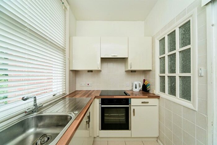 2 Bedroom Flat For Sale In Grassington Road, Eastbourne, BN20