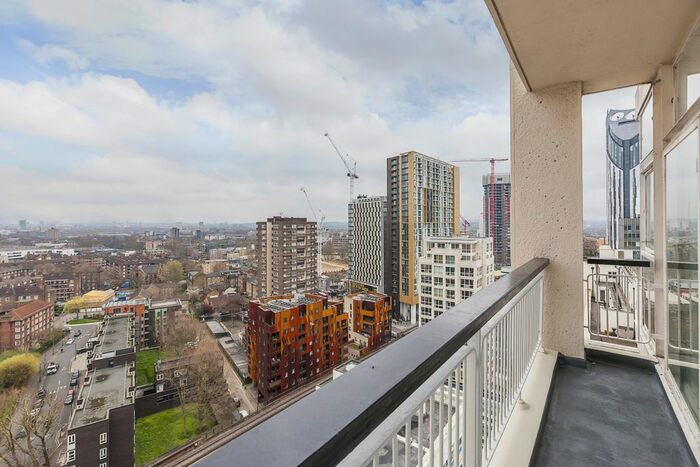 3 Bedroom Flat To Rent In Metro Central Heights, Elephant And Castle, SE1