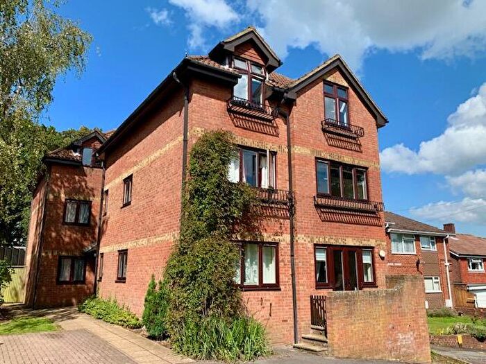 2 Bedroom Apartment To Rent In Bitterne Road East, Southampton, SO18