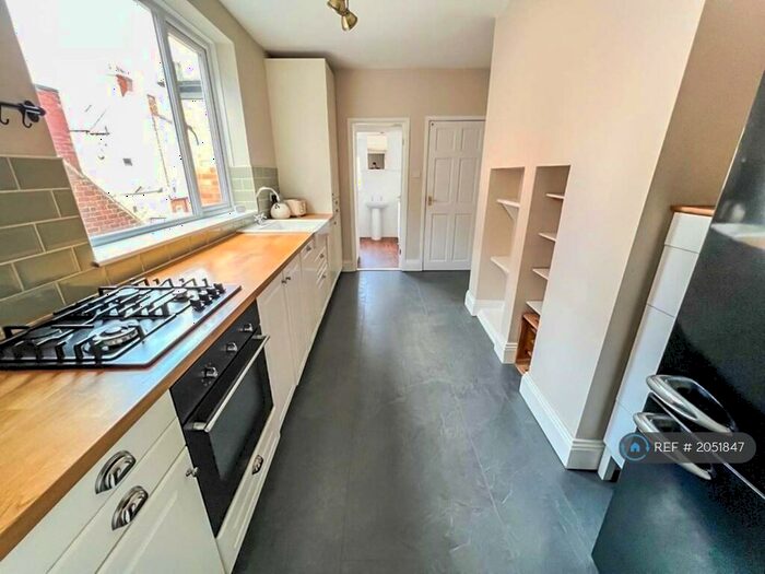 3 Bedroom Flat To Rent In Queen Alexandra Road, North Shields, NE29