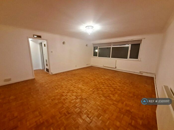 2 Bedroom Flat To Rent In Foxley Court, Sutton, SM2