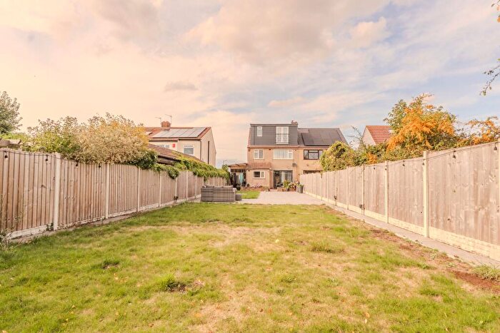 5 Bedroom Semi-Detached House For Sale In Whiteway Road, Bristol, BS5