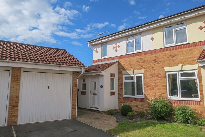 3 Bedroom Semi-Detached House To Rent In Stevens Walk, Bradley Stoke, Bristol, BS32