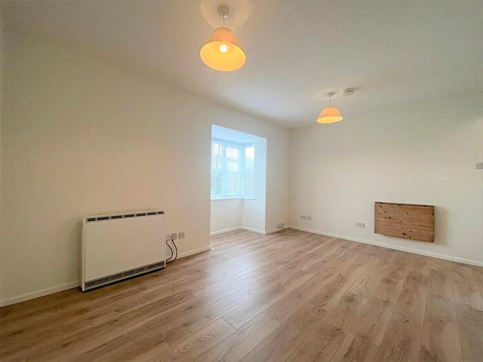 Studio To Rent In Clarkes Drive, Uxbridge, Middlesex, UB8
