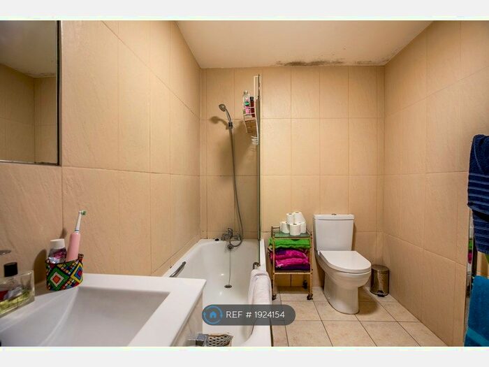 1 Bedroom Flat To Rent In Navarino Road, London, E8