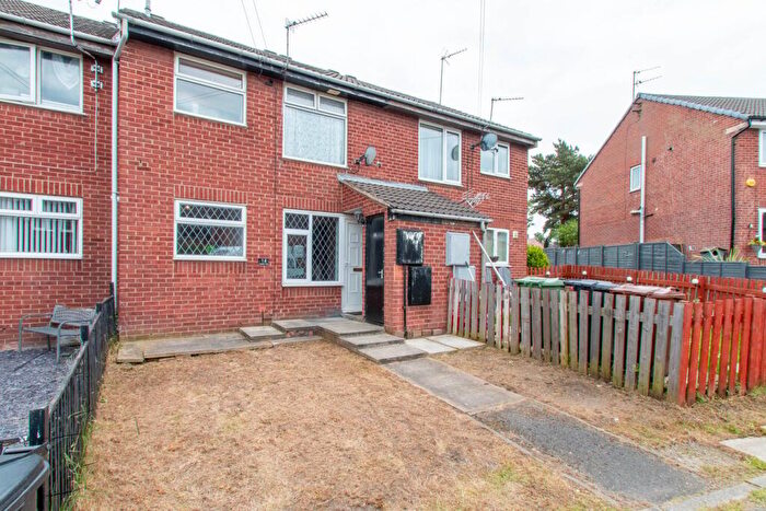 1 Bedroom Flat For Sale In Ingleby Way, Leeds, LS10