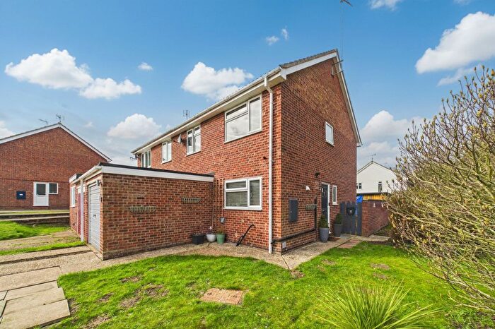 3 Bedroom Semi Detached House For Sale In Benbow Road, Thetford, IP24