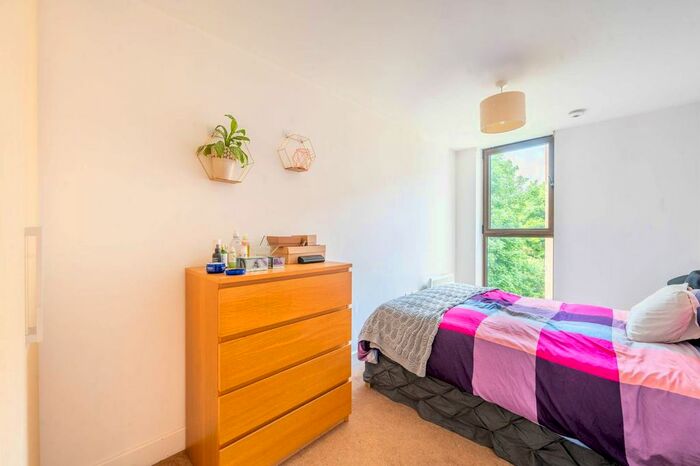 1 Bedroom Flat To Rent In Carter House, Battersea, London, SW11