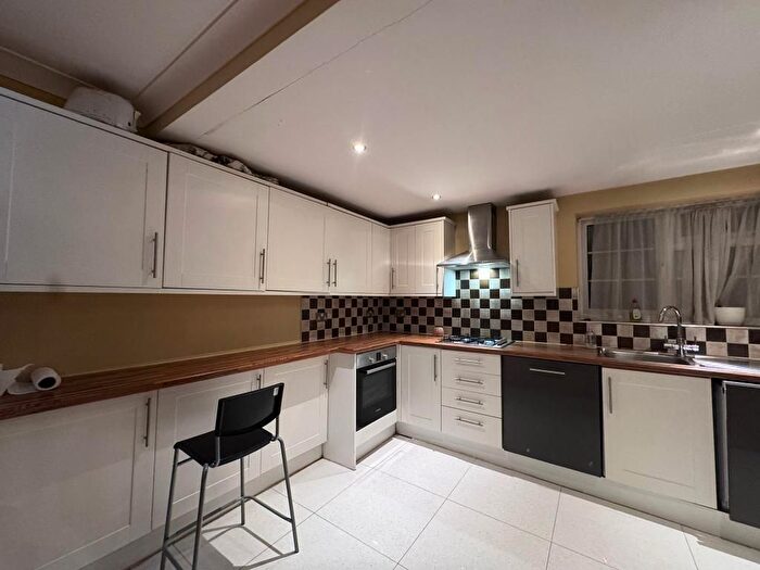 3 Bedroom Property To Rent In Wexham Road, Slough, Slough, SL2