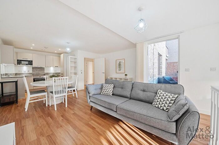 1 Bedroom Flat To Rent In Blondin Way, London, SE16