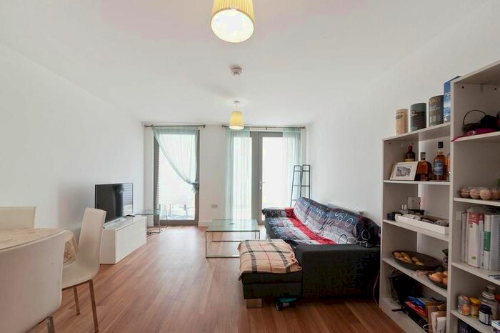 2 Bedroom Flat To Rent In Parkside Court, Waterside Heights, London, E16