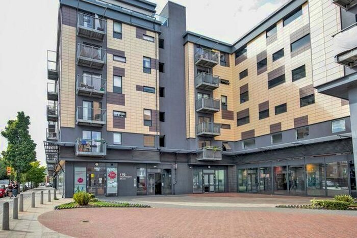 2 Bedroom Flat To Rent In Kings Quarter Apartments, Copenhagen Street, Islington, London, N1