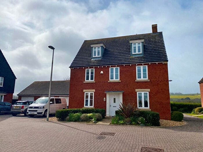 5 Bedroom Detached House To Rent In Cowick Court, Exeter, EX2