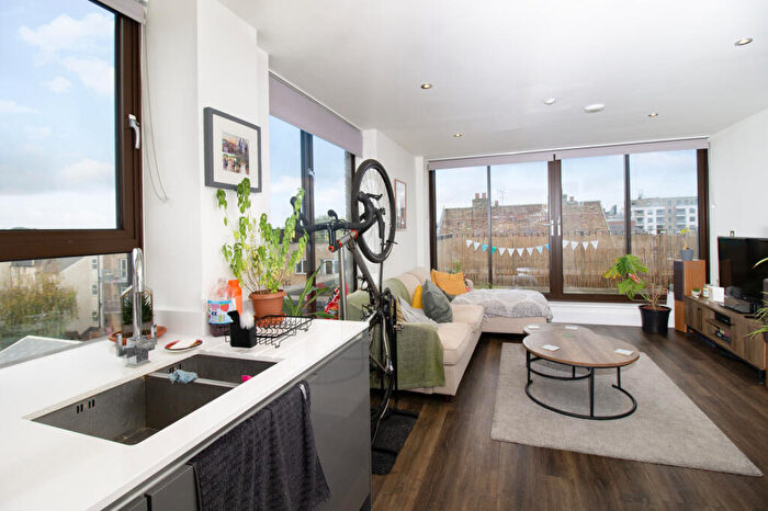 2 Bedroom Flat To Rent In Rye Lane, Peckham, SE15