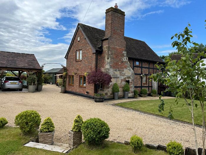 2 Bedroom Detached House For Sale In Stoke Pound Lane, Bromsgrove, B60