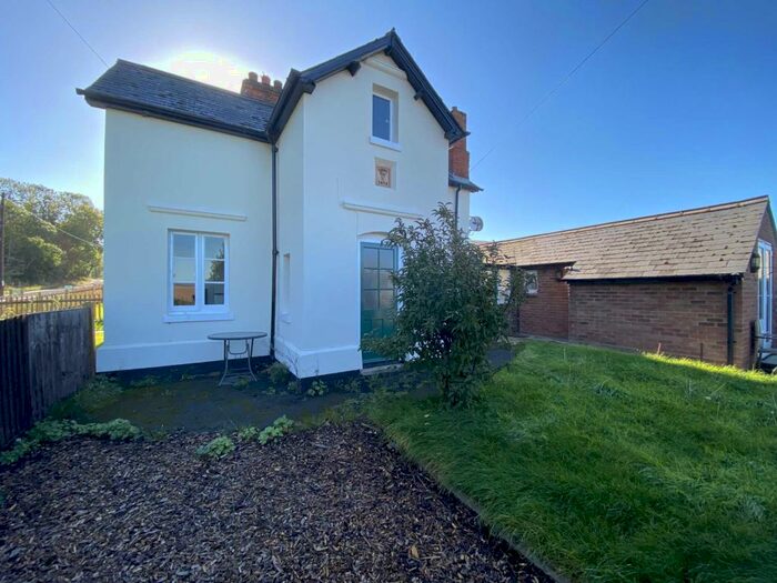 3 Bedroom Cottage To Rent In Kitts End Road, Barnet, EN5