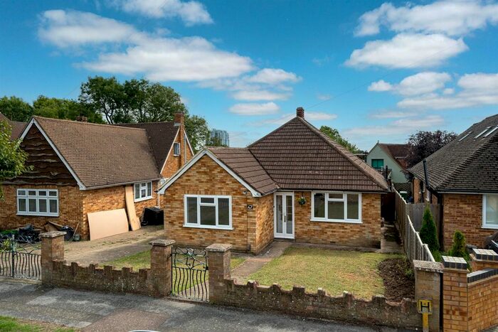 3 Bedroom Detached Bungalow To Rent In Crouchfield, Boxmoor, Hertfordshire, HP1