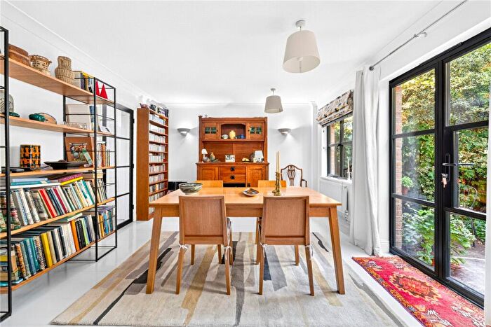 3 Bedroom End Of Terrace House For Sale In Alander Mews, Walthamstow, London, E17