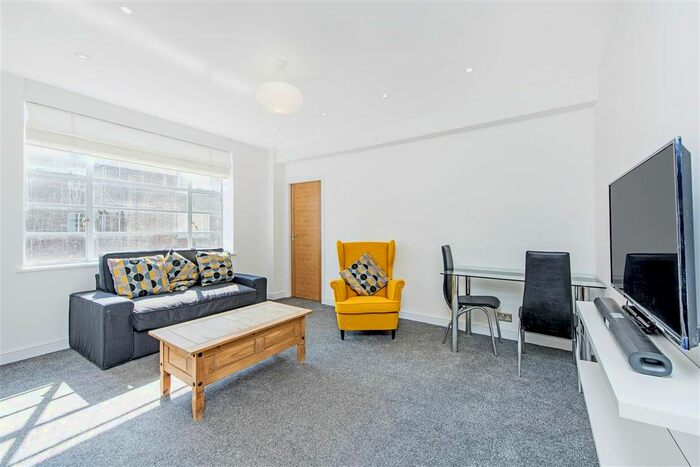 1 Bedroom Flat To Rent In Kings Court, Hamlet Gardens, W6