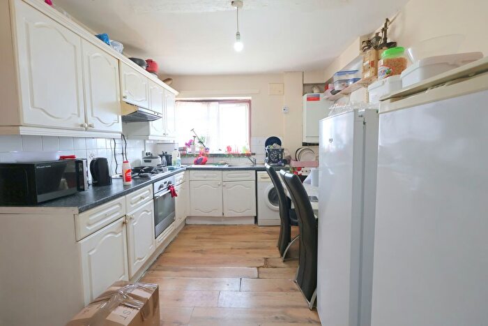 4 Bedroom Maisonette To Rent In Green Street, London, E13