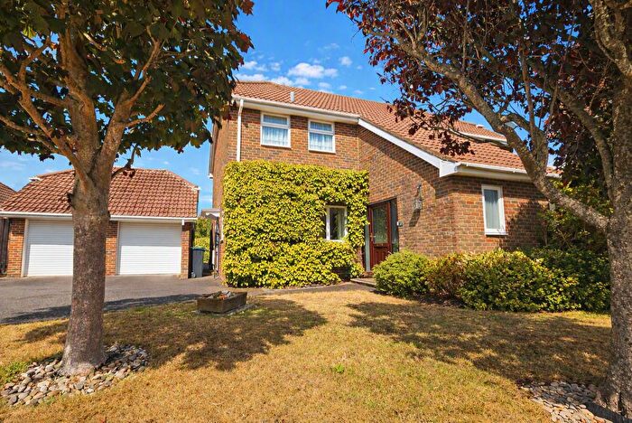 4 Bedroom Detached House For Sale In The Spur, Alverstoke, Gosport, PO12