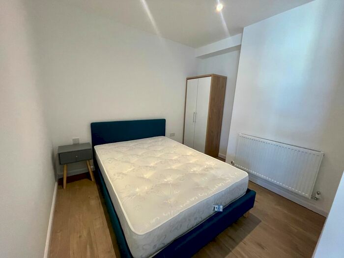 Studio To Rent In Alma Street, Luton, LU1