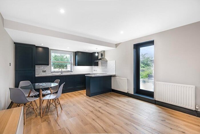 4 Bedroom House To Rent In Penrith Place, Tulse Hill, London, SE27