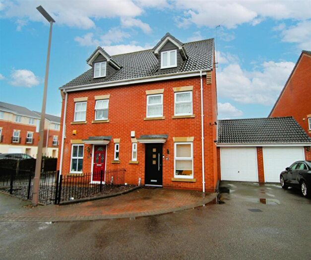 3 Bedroom Semi Detached House For Sale In Manson Drive, Cradley Heath, B64