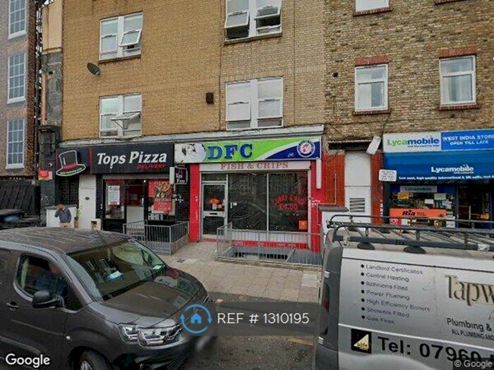 Studio To Rent In West India Dock Road, London E14