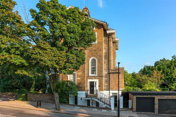 3 Bedroom Flat To Rent In Hamilton Terrace, St. John's Wood, London, NW8