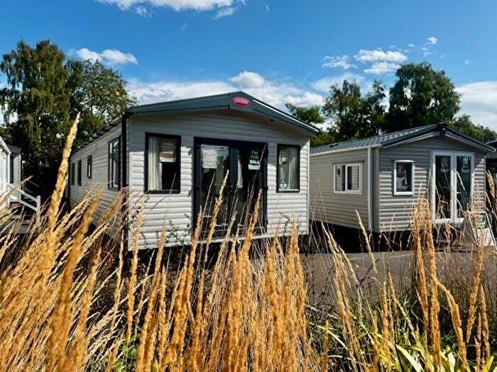 2 Bedroom Mobile/park Home For Sale In Carlton, Saxmundham, IP17