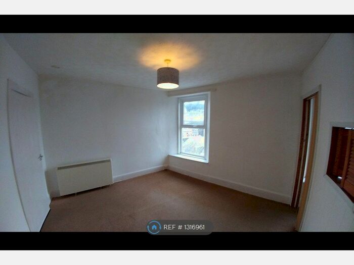 1 Bedroom Flat To Rent In Madrepore Road, Torquay TQ1