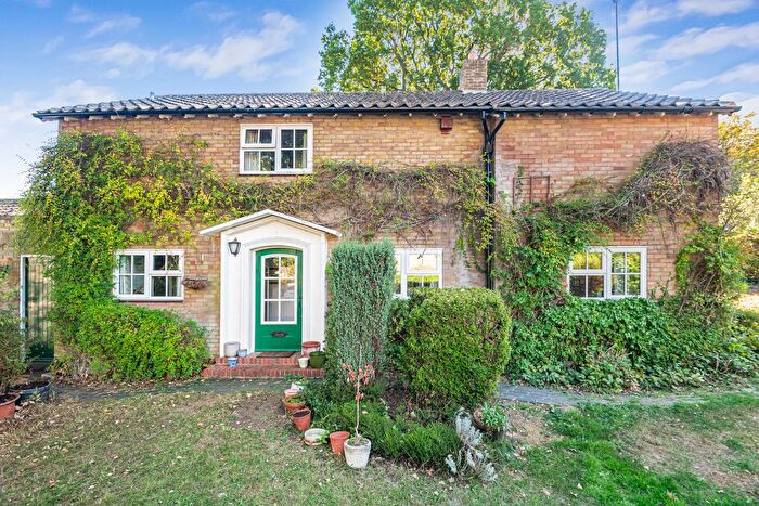 4 Bedroom Link Detached House For Sale In Hawthorns, Welwyn Garden City, AL8