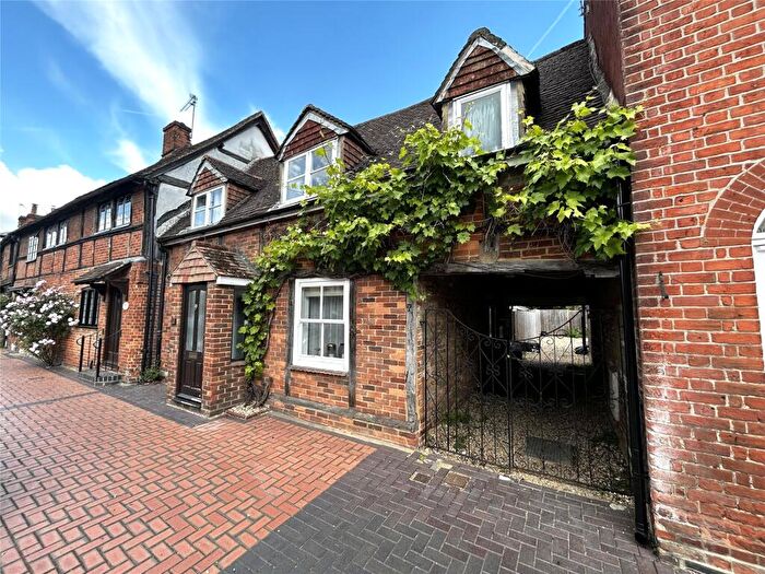 1 Bedroom Maisonette To Rent In Rose Street, Wokingham, Berkshire, RG40