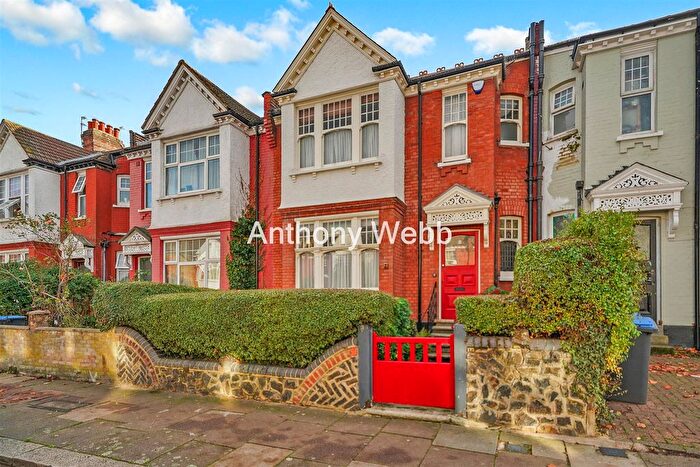 4 Bedroom Terraced House For Sale In Spencer Avenue, Palmers Green, N13