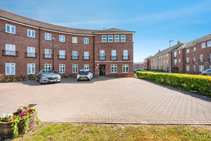 2 Bedroom Flat For Sale In Rochester Way, Shortstown, Bedford, Bedfordshire, MK42