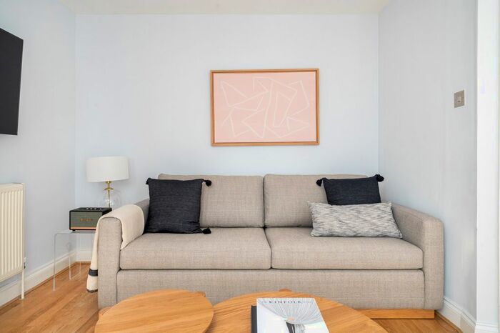 2 Bedroom Flat To Rent In Marylebone, London, W1U