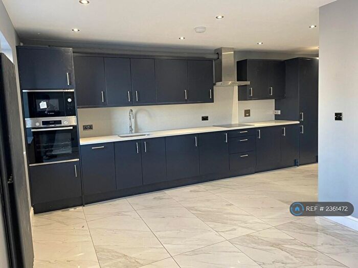 1 Bedroom Flat To Rent In London Road, Sittingbourne, ME10