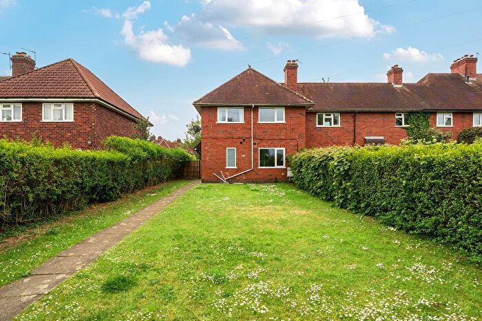 4 Bedroom End Of Terrace House For Sale In Harrowby Lane, Grantham, NG31