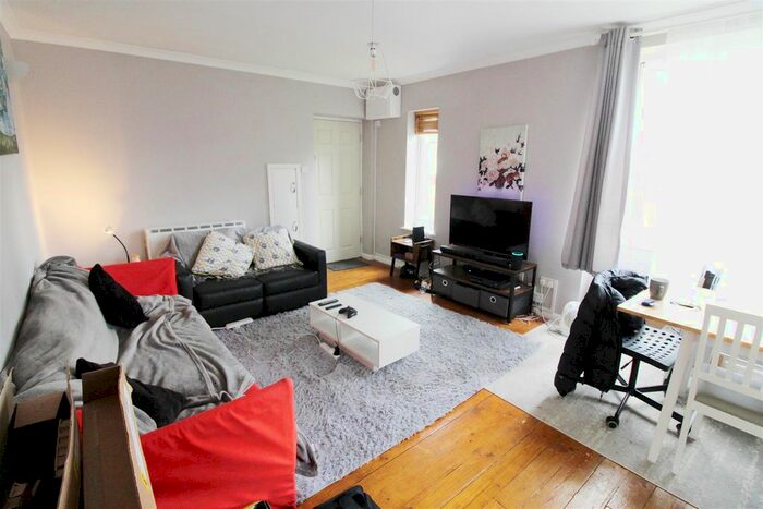2 Bedroom Flat To Rent In Hamilton Road, Earley, Reading, RG1