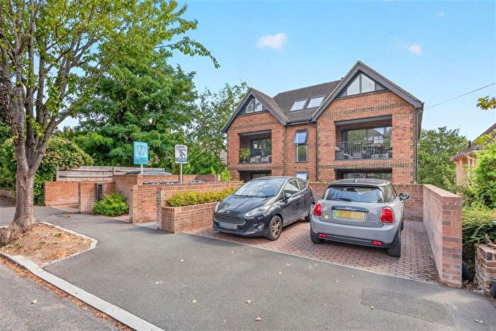 1 Bedroom Flat For Sale In Woodcrest Road, Purley, Surrey, CR8