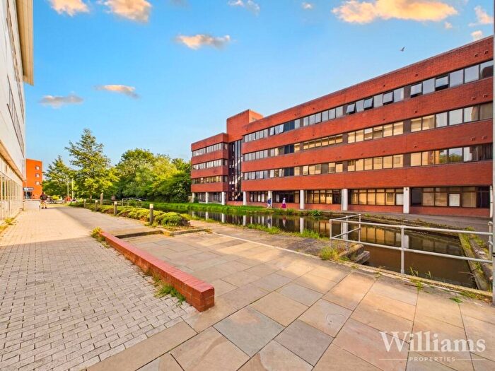 2 Bedroom Flat For Sale In Walton Street, Kingfisher House, HP21