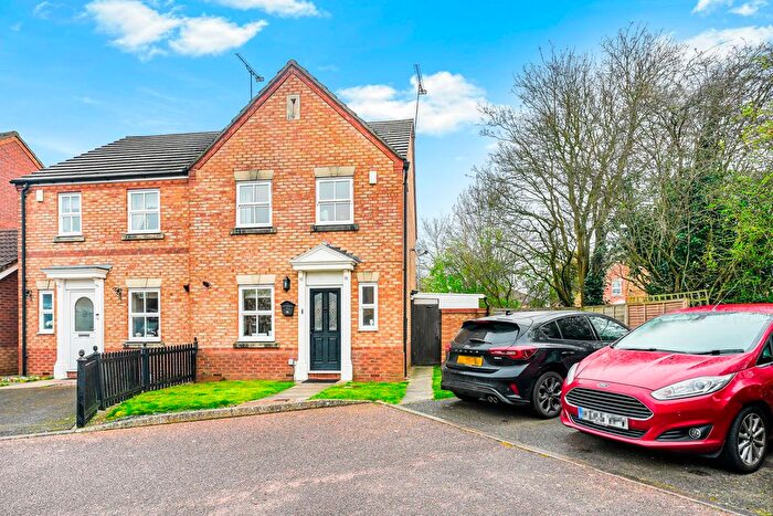 3 Bedroom Semi Detached House For Sale In Doulton Close, Harlow, CM17