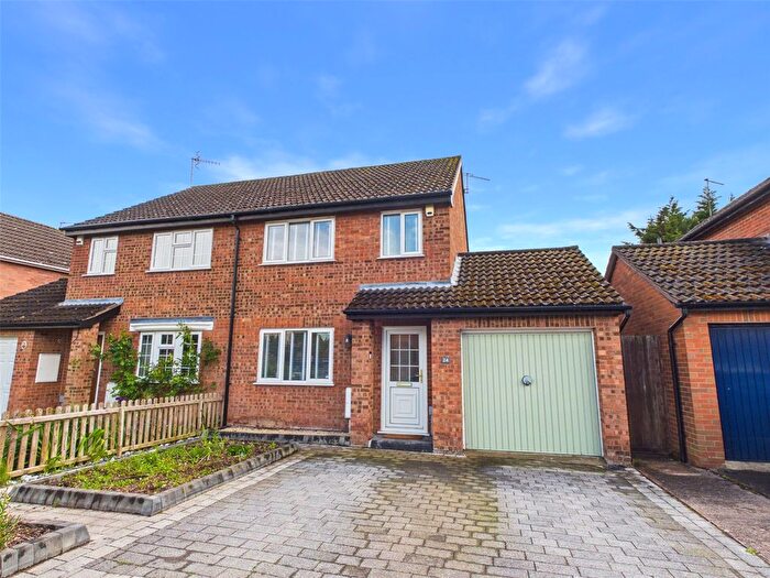 3 Bedroom Semi-Detached House For Sale In Alton Road, Worcester, Worcestershire, WR5