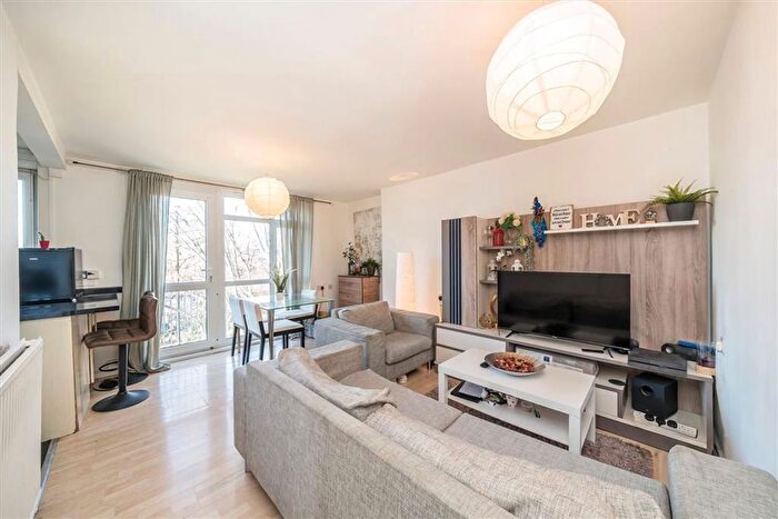 2 Bedroom Flat For Sale In Hevelius Close, Greenwich, SE10