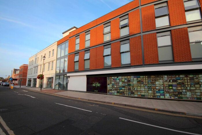 2 Bedroom Flat To Rent In Rose Street, Wokingham, RG40